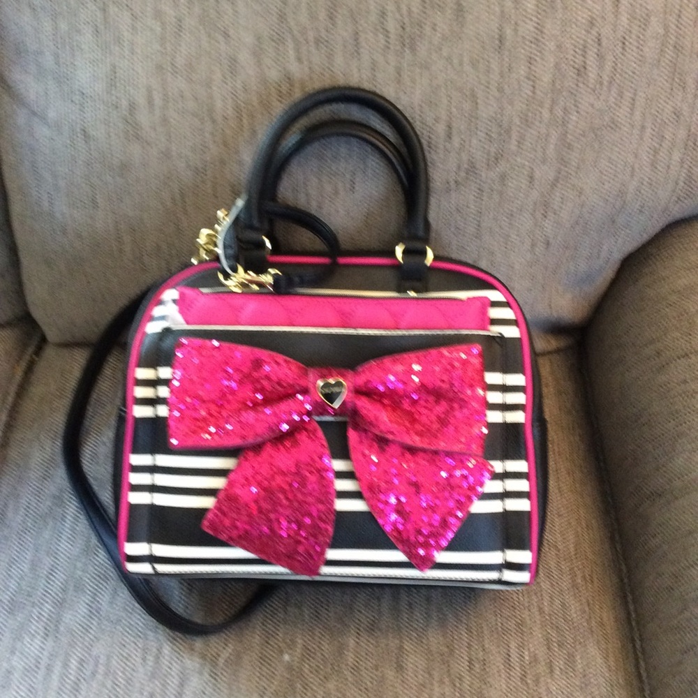 Betsy Johnson Bow Pouch Dome Shoulder Bag New - Picture 3 of 8